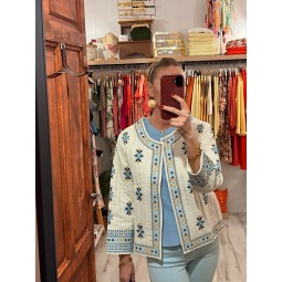 chaqueta guateada y boradada