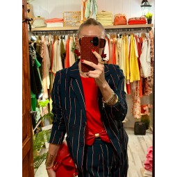 americana en rallitas azul...